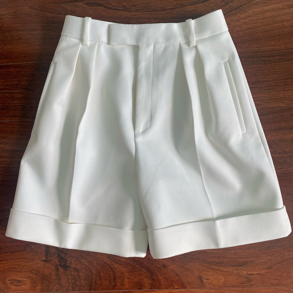 KHAITE White Bermuda Shorts High-Waisted Pleated